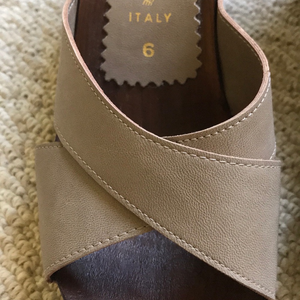 NWOT Italian Sandals - Picture 5 of 5